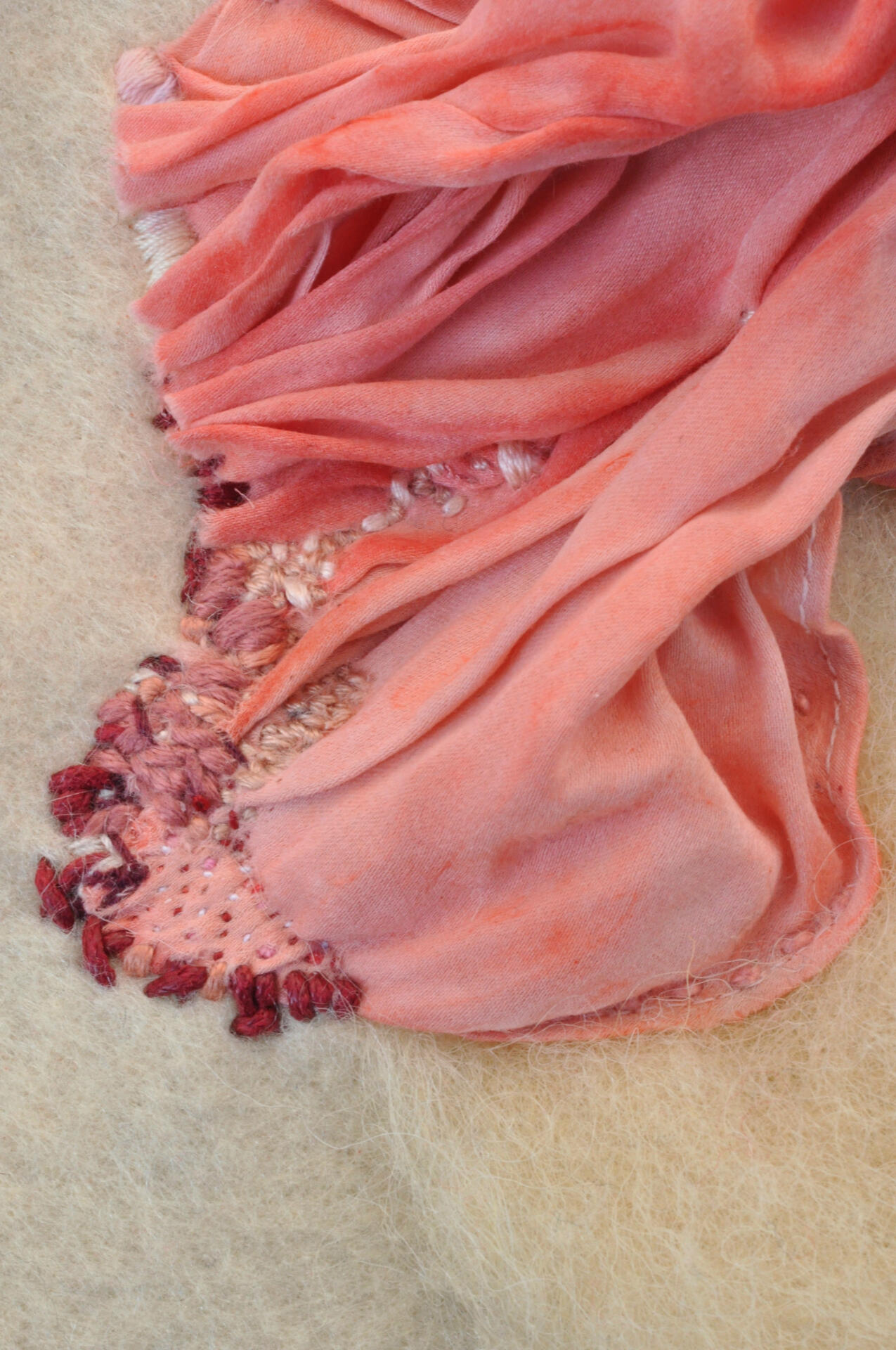 art textile-fiber art-threads-fil-Maureen Lasne-Contemporary art-stitches-broderie d'art-art embroidery-sewing-Organic piece